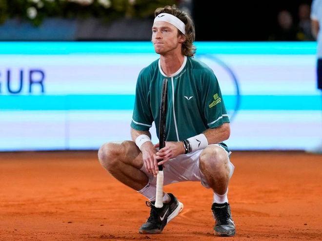 金的比赛中 金的比赛中