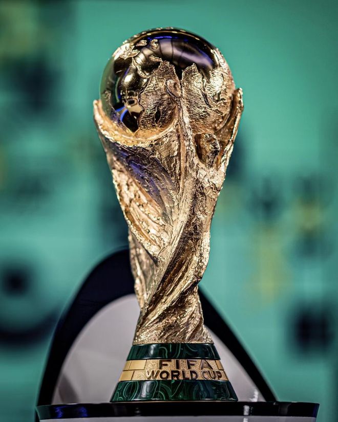 两位年轻选 两位年轻选